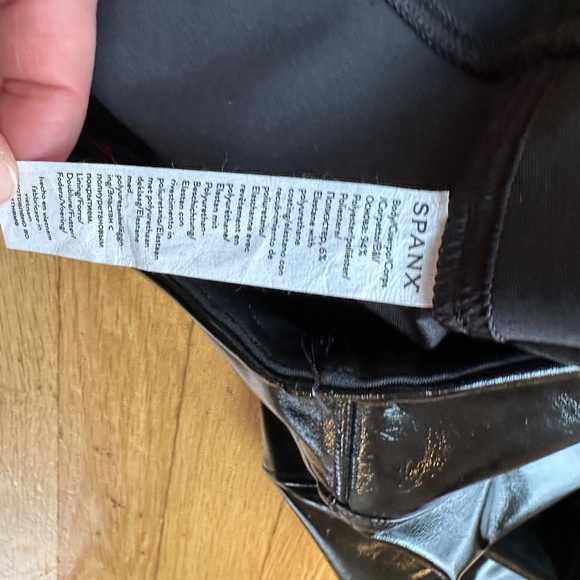 SPANX Shiny Black Leggings - Picture 15 of 16